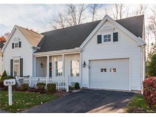 4 Nutmeg Ln, Farmington, CT 06032-2066