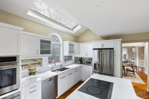 305 Sayre Dr, Princeton NJ  08540-5872 exterior