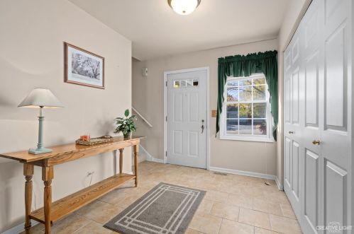 791 Daybreak Ln, Carol Stream IL  60188-1598 exterior