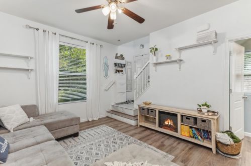 6090 Camden Cir, Citrus Heights, CA 95621-6507