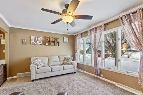 1619 Wood St, Crete, IL 60417-3145