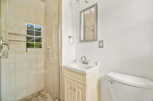 26 Cambridge Dr, Greenwich CT  06831-4134 exterior