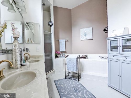 12914 Acorn Hollow Ln, Silver Spring MD  20906-3200 exterior