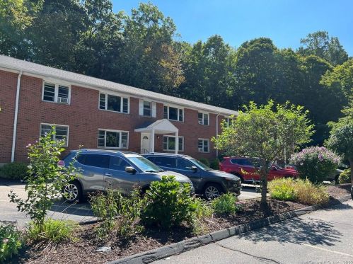 56 Wakelee Avenue Ext, Huntington, CT 06484-3963