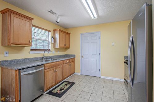 5838 Waggoner Ct, Rex GA 30273-5201 exterior