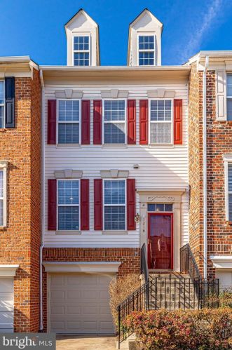 1216 Heritage Commons Ct, Herndon, VA 20194-1030