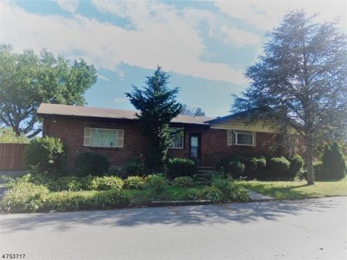 386 Hyatt St, Avenel, NJ 07001-1139