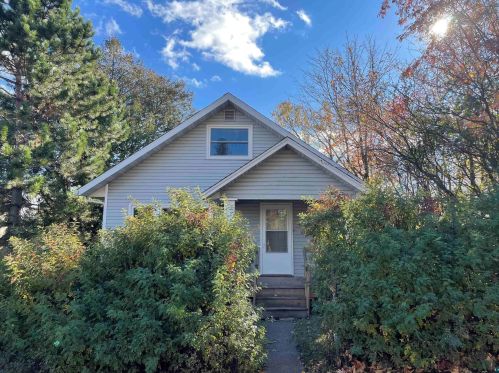 108 Eden Ln, Duluth, MN 55805-1532