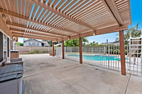 7301 Paseo Laredo, Anaheim CA  92808-1053 exterior