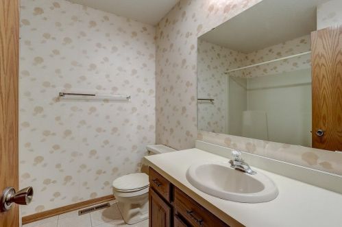 3727 Gershwin Ln, Saint Paul MN  55128-2944 exterior