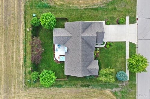 642 Becker Pl, Sycamore IL  60178-2936 exterior