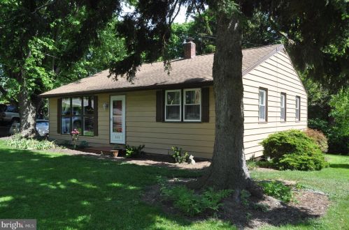 948 Ridgewood Rd, York, PA 17406-1750