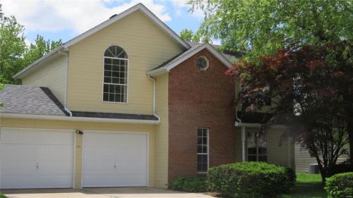 320 Kim Dr, East Saint Louis, IL 62208-3733