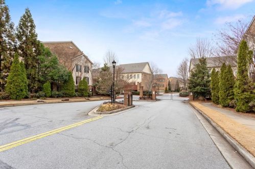 5568 High Point Rd, Atlanta GA  30342-5039 exterior