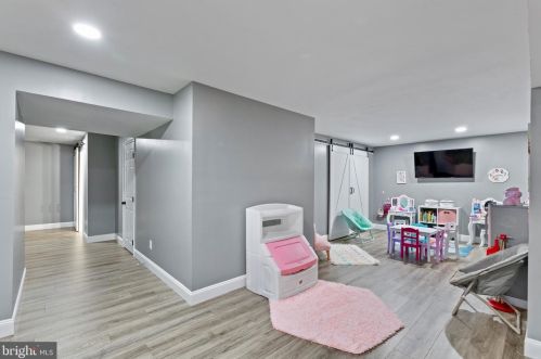 402 Chickamauga Dr, Harpers Ferry WV  25425 exterior