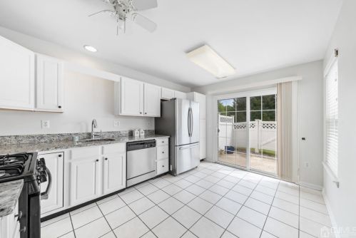 203 Cricket Hill Cir, Princeton NJ  08540-9010 exterior