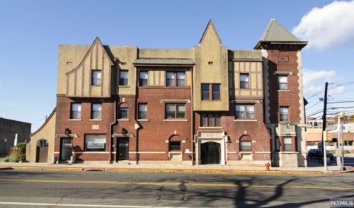 56 Oak St, Ridgewood, NJ 07450-3806