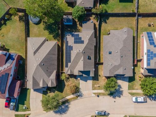 2712 Merry Vw Ln, Fort Worth TX  76120-5655 exterior