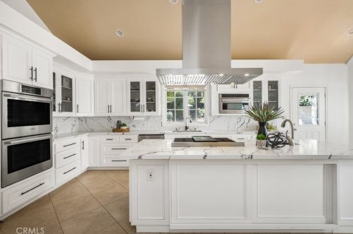 4501 Cerro Vista Dr, Anaheim CA 92807 exterior