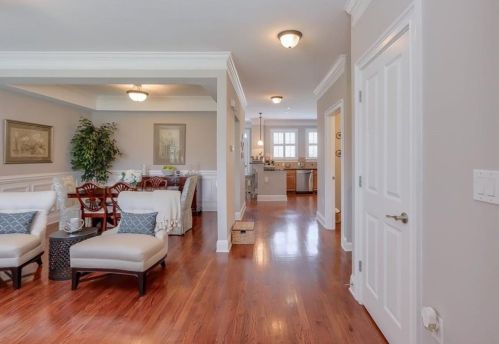 1253 Ashford Creek Park, Atlanta GA  30319-5051 exterior