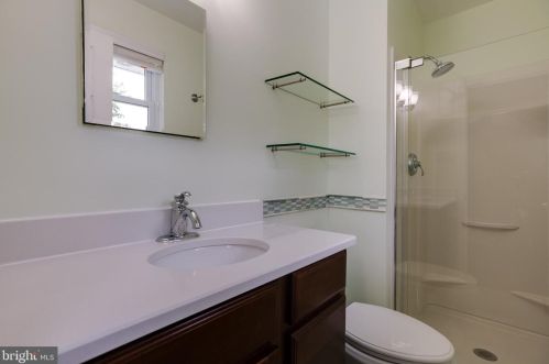 5623 Queensberry Ave, Springfield VA  22151-2711 exterior