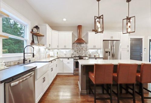 2552 Knox St, Atlanta GA  30317-2830 exterior