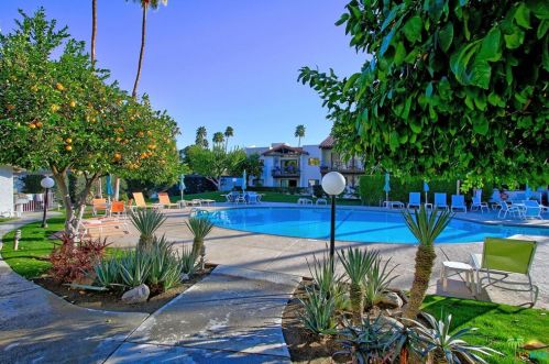 2230 Palm Canyon Dr, Palm Springs, CA 92262-2834