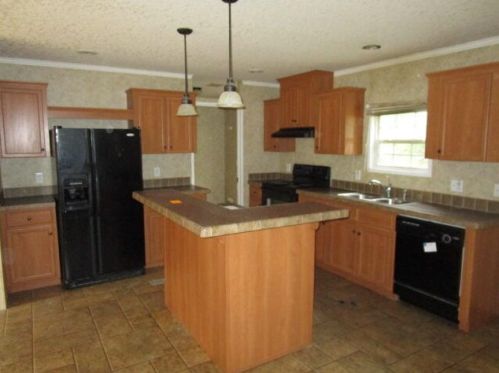 48 Locomotive Rd, Cottageville, SC 29435-5677