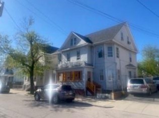 137 Burnett St, Providence, RI 02907-2941