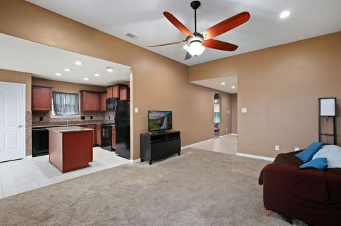 6136 Chalk Hollow Dr, Fort Worth TX  76179 exterior