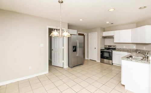 7504 Circle Dr, Fort Worth TX  76180-6354 exterior