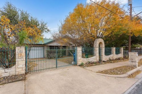 6310 Crumley Ln, Austin TX  78741-2362 exterior