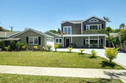 11972 Weatherby Rd, Los Alamitos, CA 90720-4337