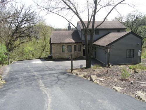 6 Wildwood Ln, Galena, IL 61036-8816
