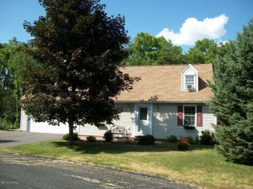 146 Woodsedge Dr, Winfield PA  17889-9450 exterior