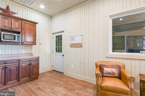 2874 Patuxent Riv Rd, Davidsonville MD 21035-2237 exterior