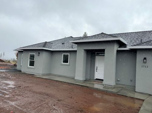 1712 Ellis Dr, Paradise, CA 95969-5530