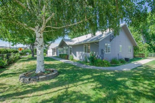2805 Powerhouse Rd, Yakima, WA 98902-1618