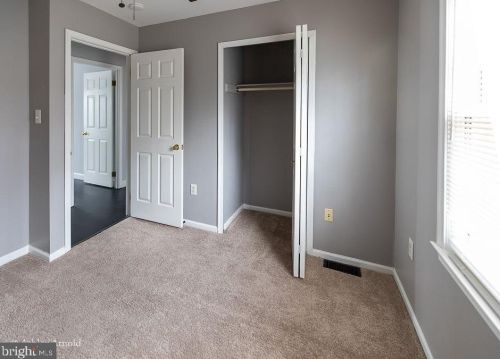 7922 Pebble Brk Ct, Springfield VA  22153-2619 exterior