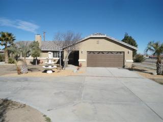 14080 Chestnut St, Hesperia, CA 92345-8006