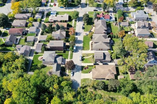 6906 Jarvis Ave, Niles IL  60714-4016 exterior