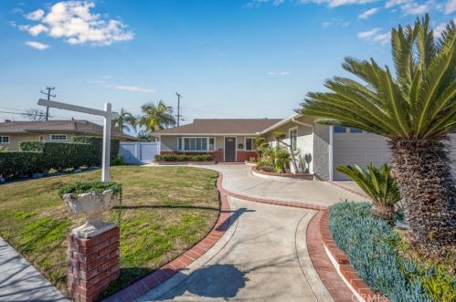 14941 Ridgeview Cir, Huntington Beach, CA 92647-2322