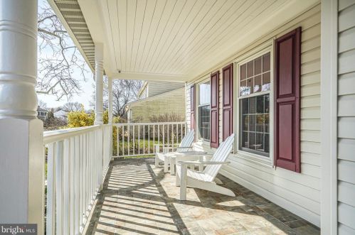 12916 New Parkland Dr, Herndon, VA 20171-2645