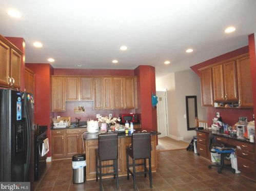 6866 Witton Cir, Gainesville VA  20155-4420 exterior