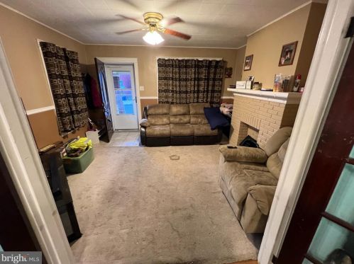 1430 Poplar Ter, York, PA 17404-5627