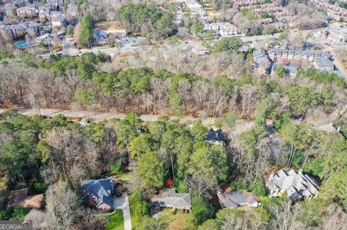 4132 Haverhill Dr, Atlanta GA  30342-3818 exterior