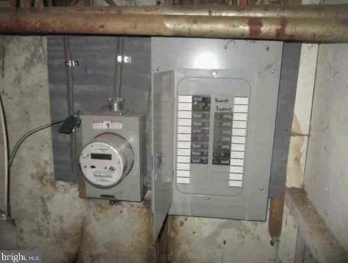 3758 10th St, Philadelphia PA 19148-4403 exterior