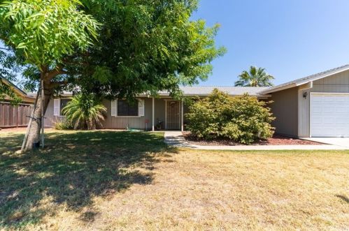 137 Holiday Way, Sharon, CA 93610-2020