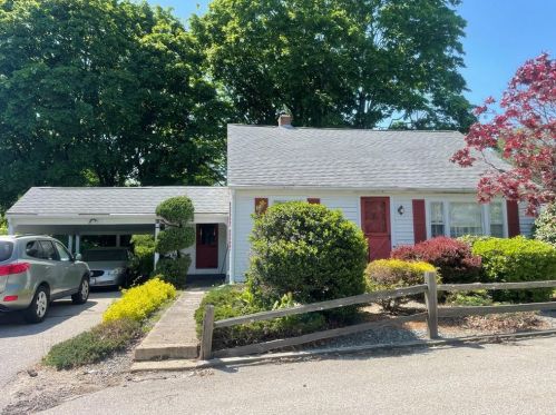 40 Edward St, Coventry, RI 02816-7213