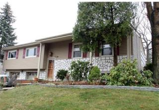 16 Gales Rd, Edison, NJ 08837-2751